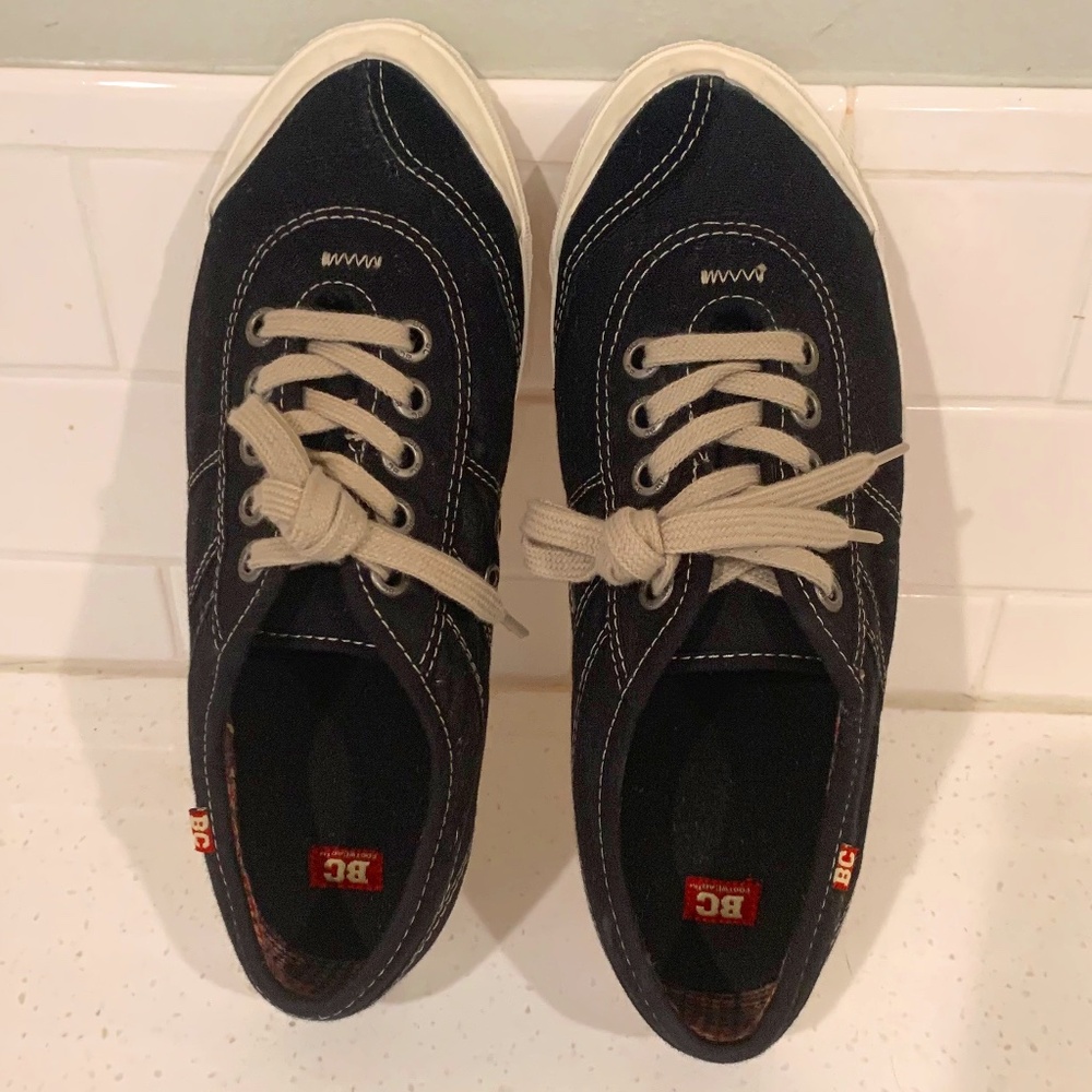 Vintage.  BC  (Laid Back California Street Wear) Sneakers. EUC sz 10